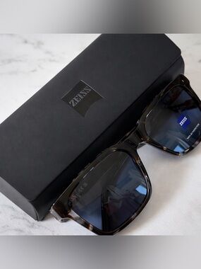 New Authentic ZEISS ZS235275 Tortoise Sunglasses 55-18 UV Protection with Case